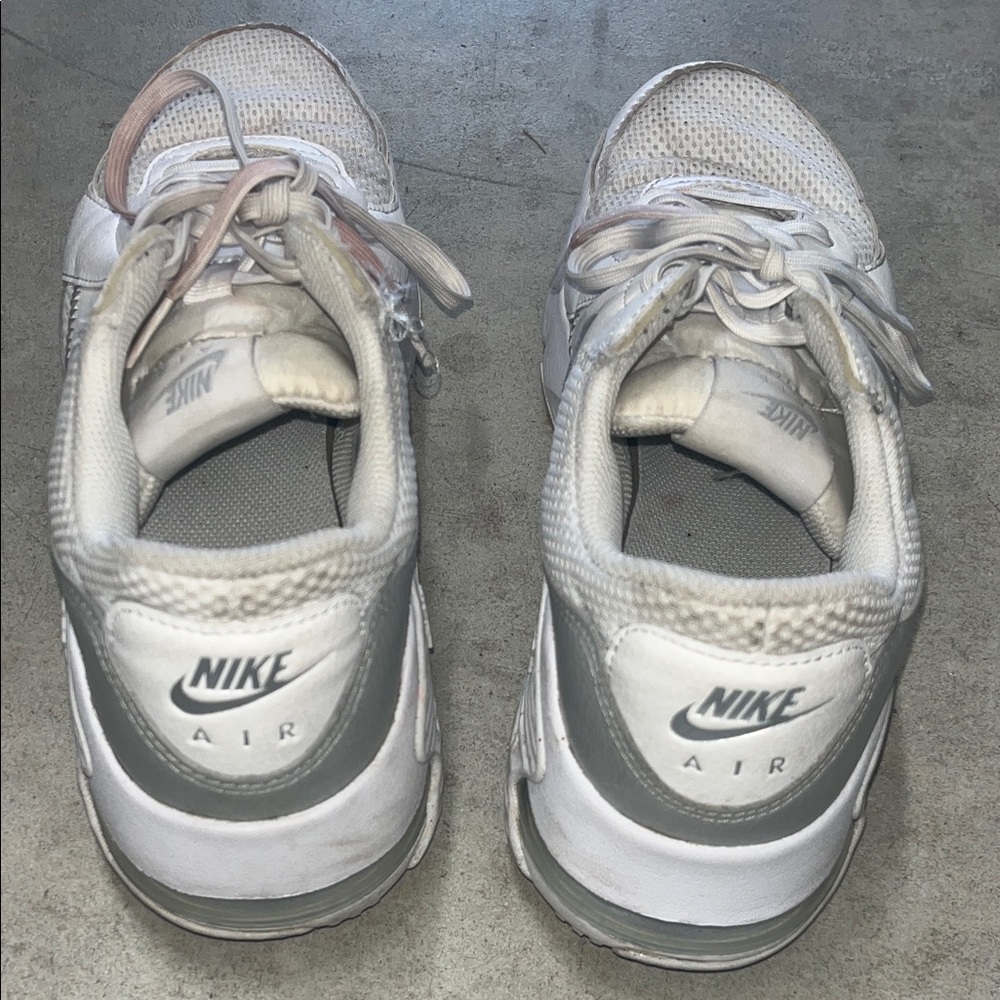 Nike Air Max Shoes - Picture 2 of 5